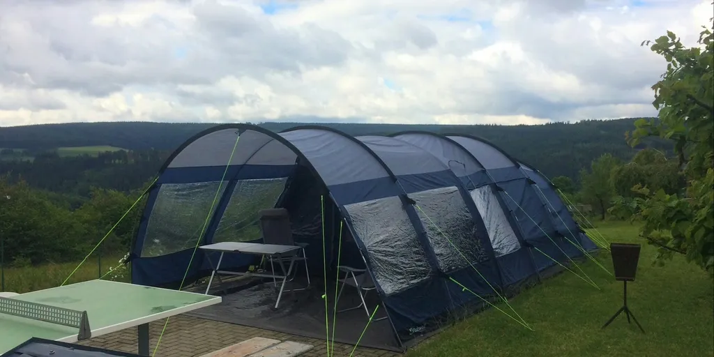 Camping bei der Minigolfanlage