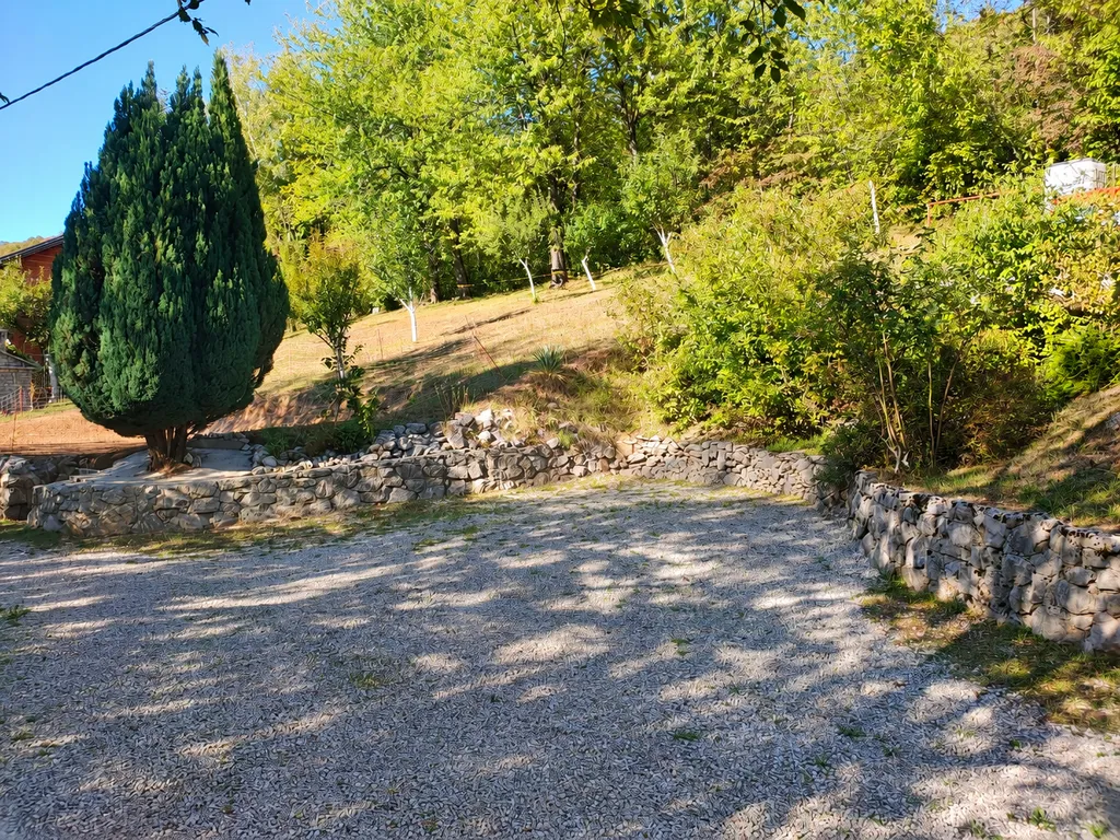 Naturnah mit Blick aufs's Una-Tal