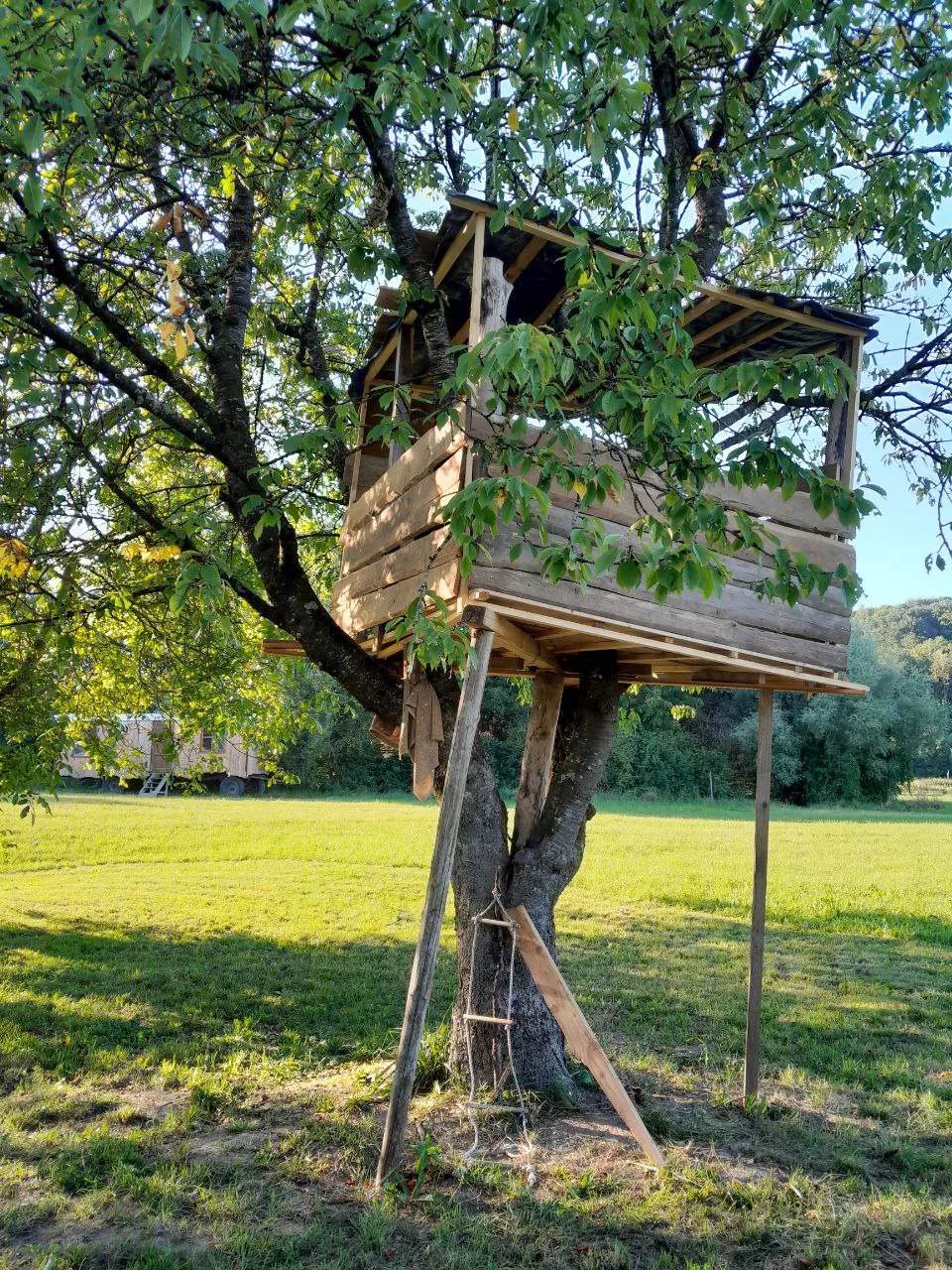 Tiny House 2-stöckig in der Natur