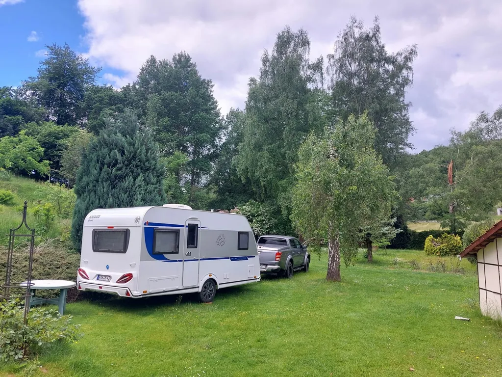 Sicheres Grundstück mit Fasssauna