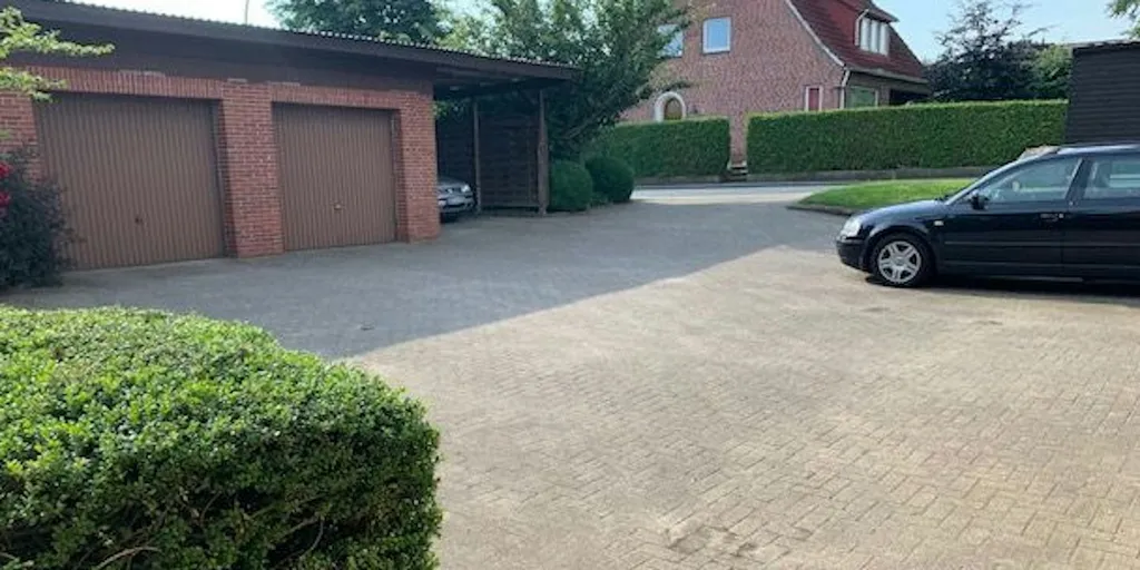 Stellplatz auf großem Hof