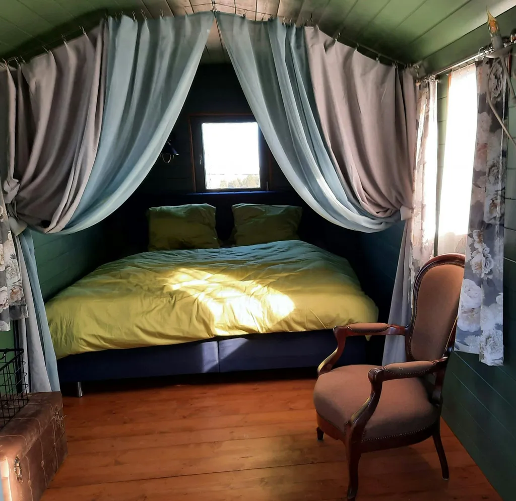 Zirkuswagen auf der Frohburg