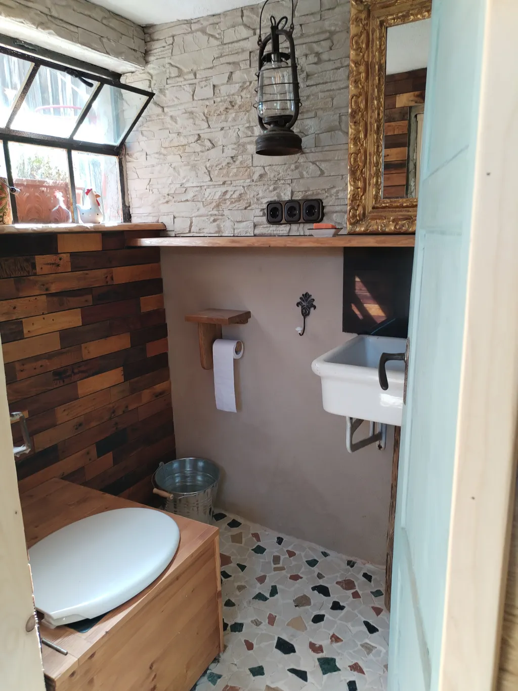 WC in der ehemaligen Melkkammer