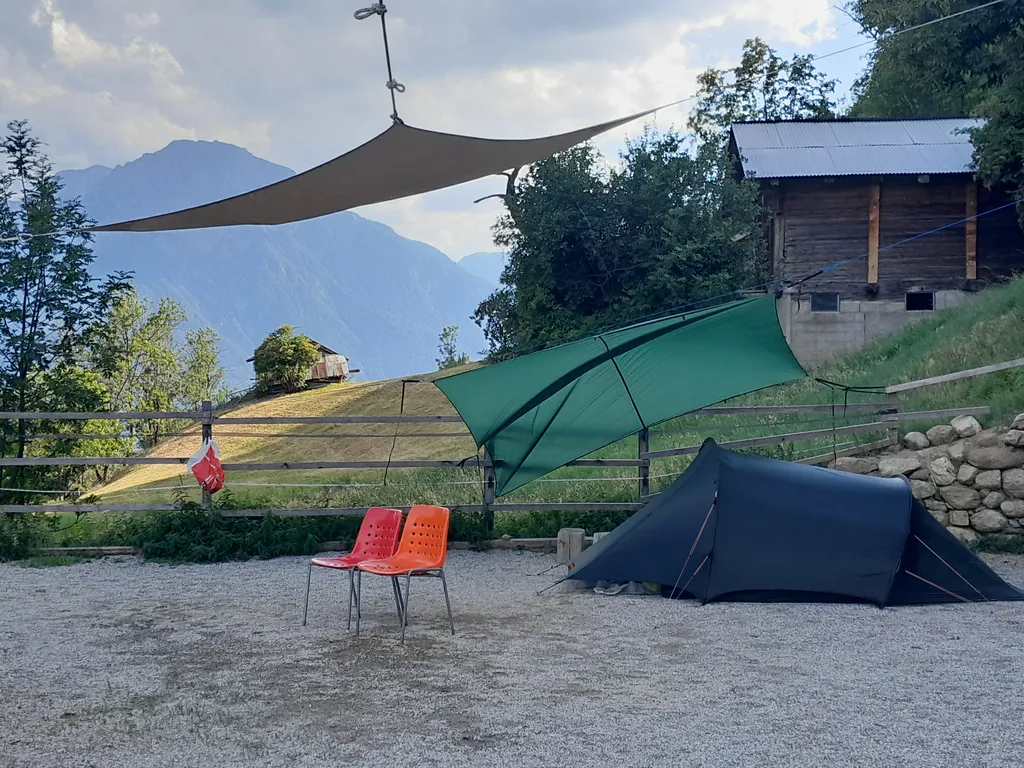 Mit oder ohne Pferd: Zelten mit Sicht in's Goms