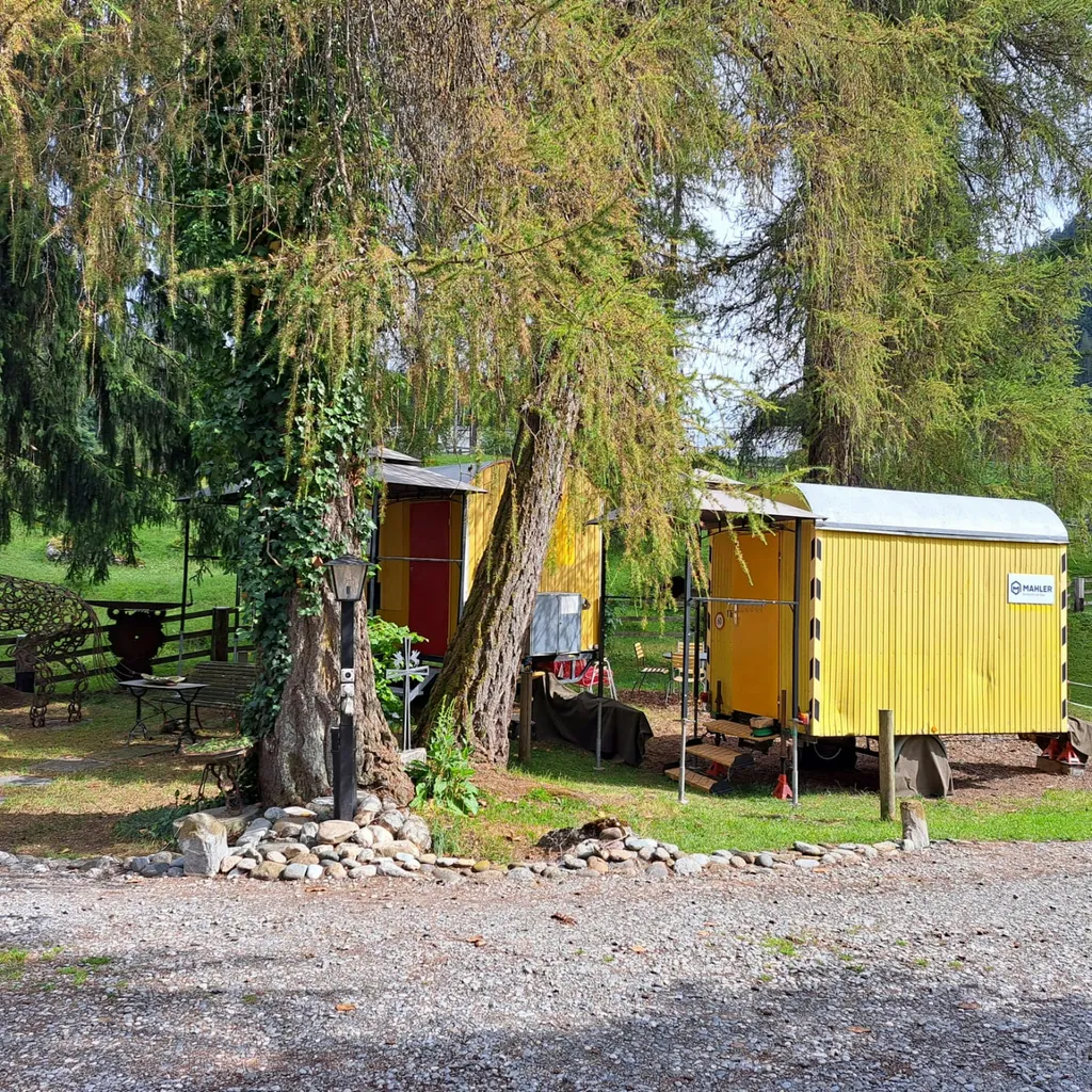 Übernachten im kleinen Schäferwagen