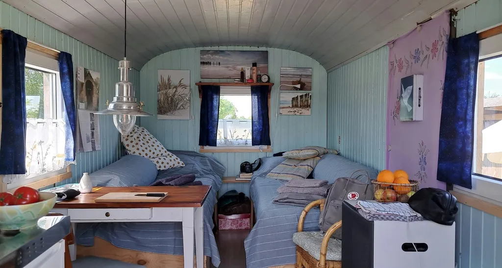 Zirkuswagen am Biosphärenreservat