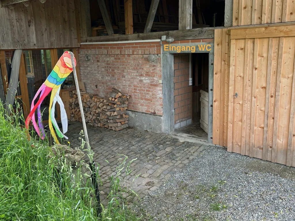 Eingang Sanitäranlage