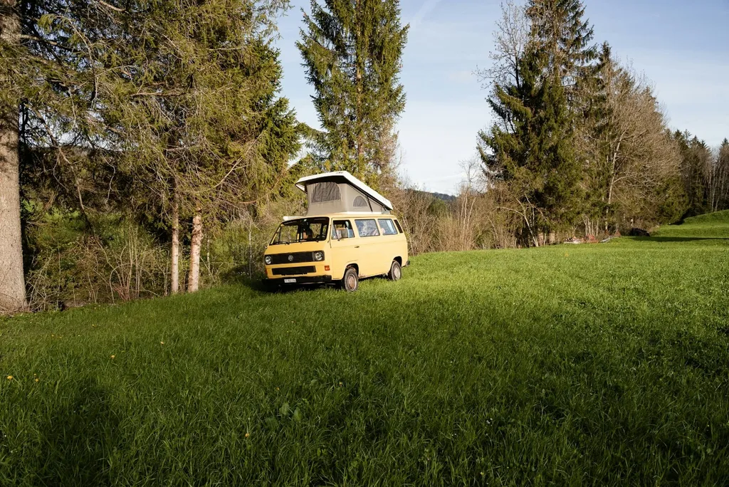 River Camp, direkt an der Sihl