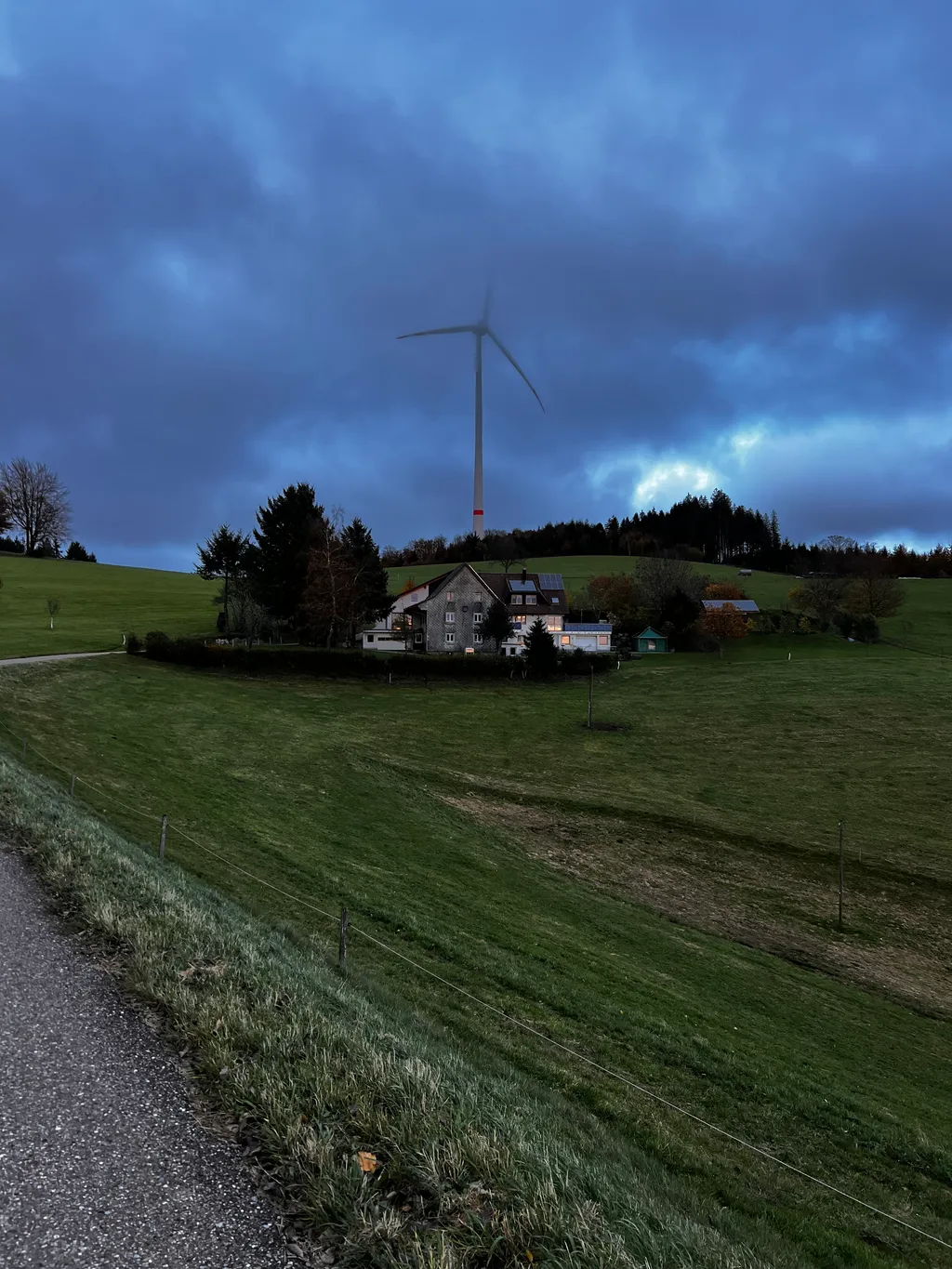 Image by Salome for spot 1570