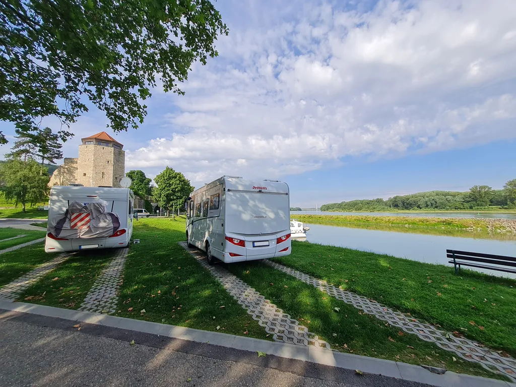 Jon Fosse Platz - Donauparkplatz