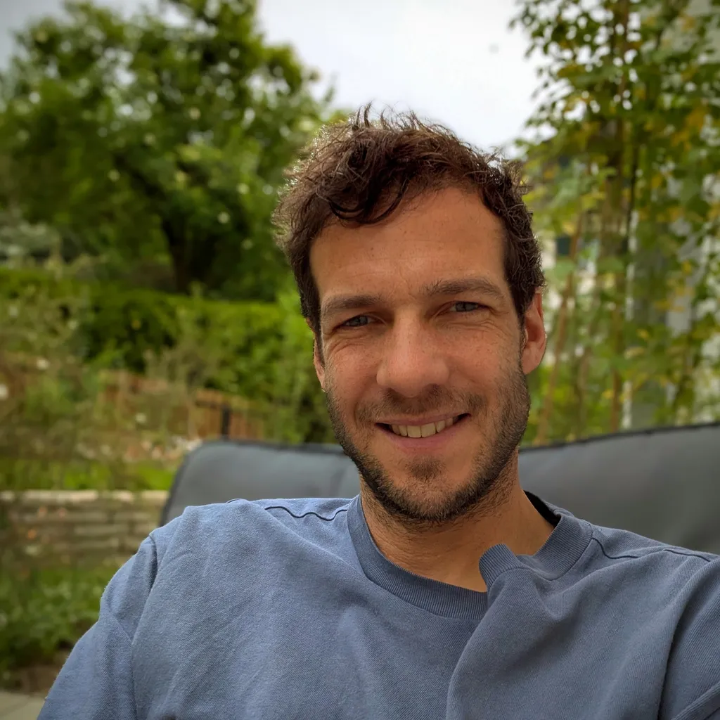 Foto del profilo di Simon