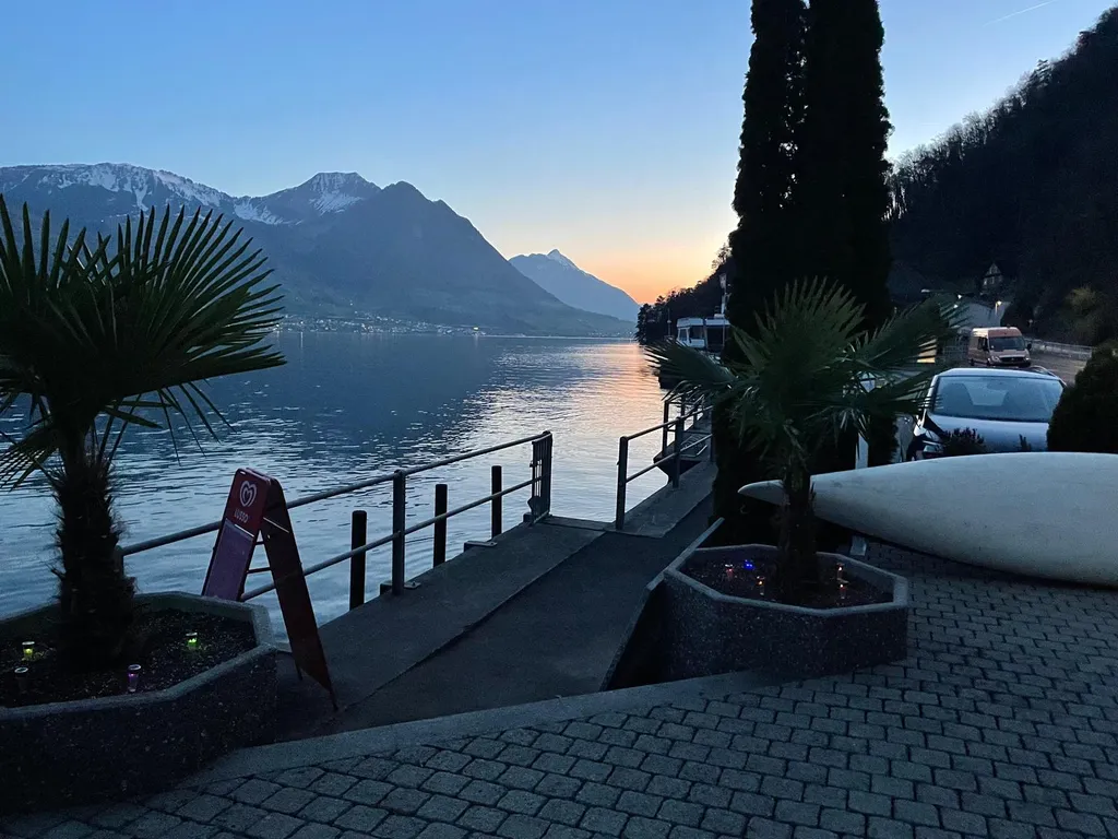 Blick auf See/Berge, direkt am See