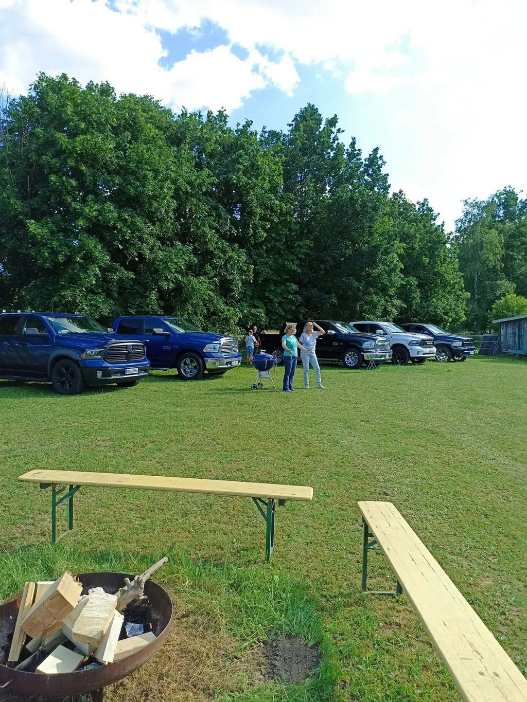 Unser Stellplatz - egal ob Camper oder Zelt jeder findet hier seinen Platz für sich.