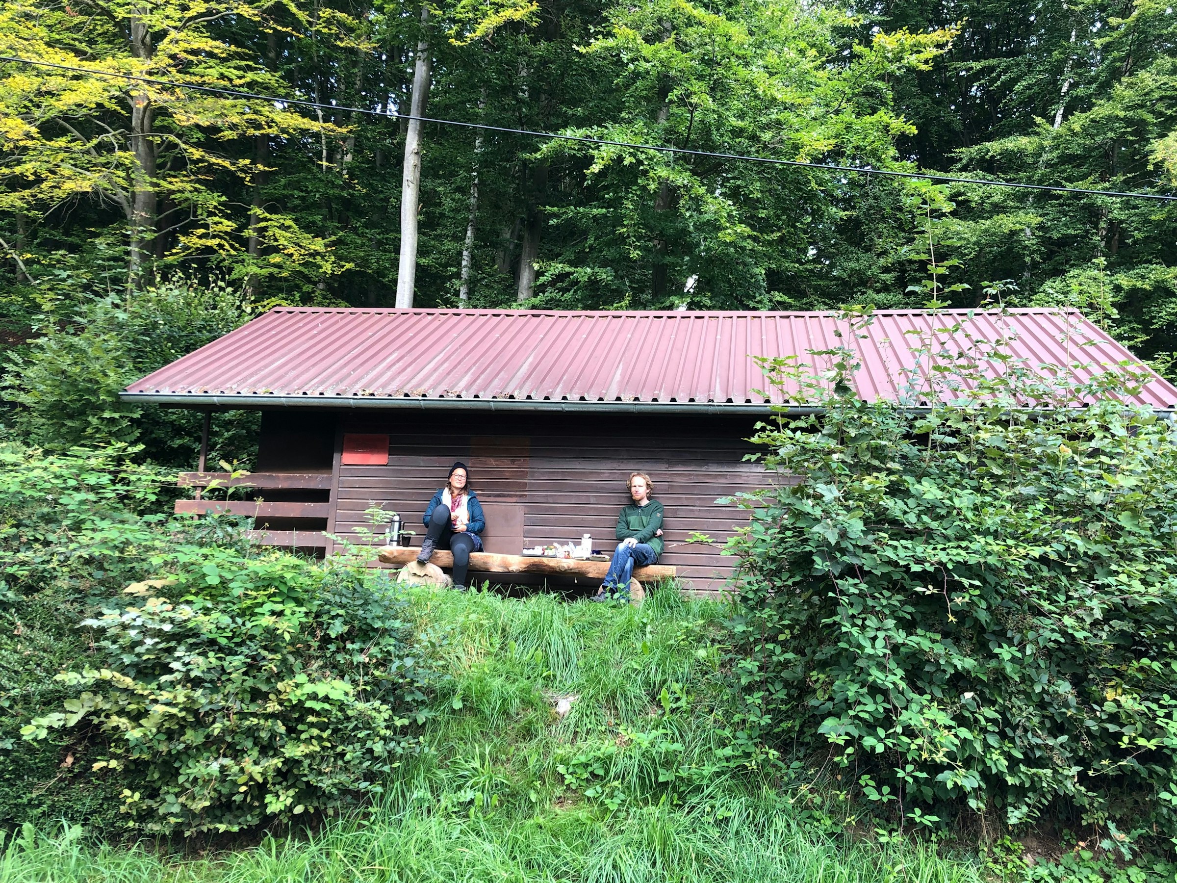 Blockhaus für Morgentee-Genießer