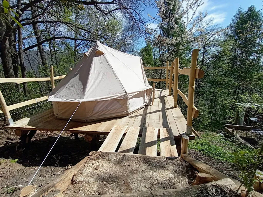 Bell tent. Avventura nel bosco