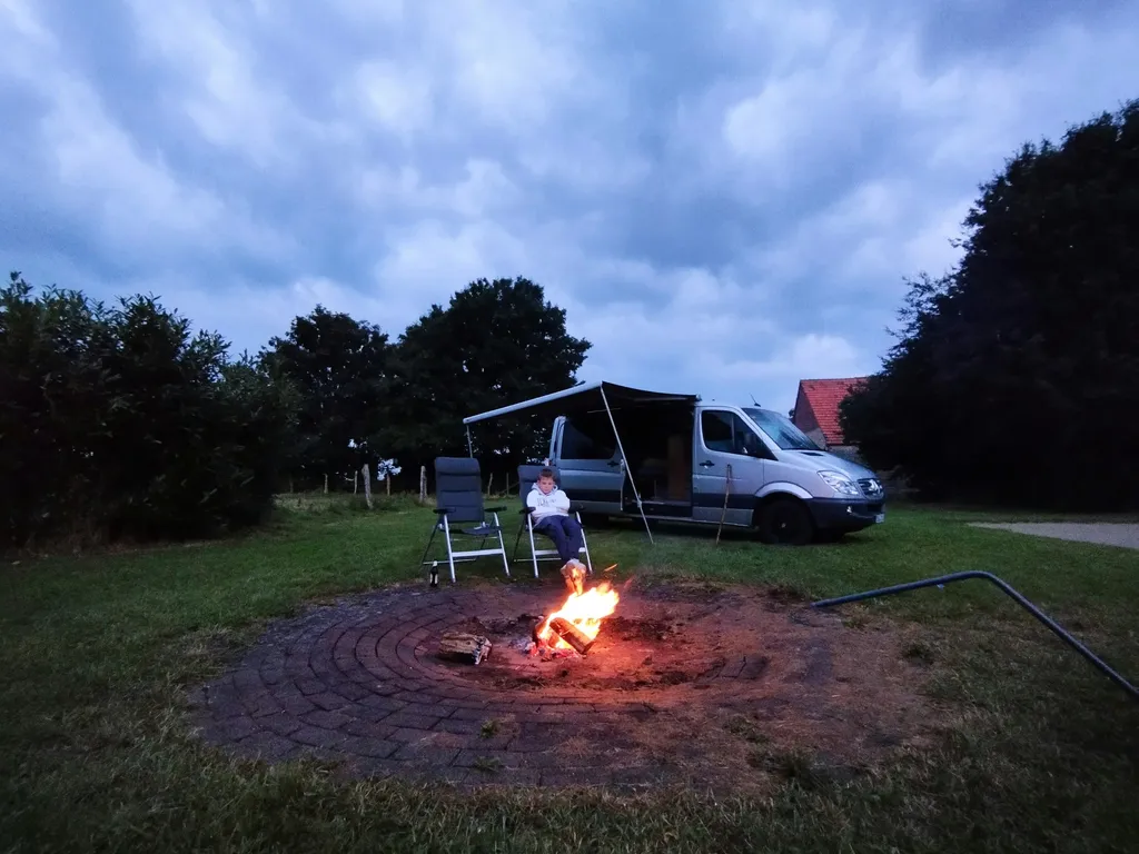 Stellplatz mit Bouleplatz + Feuerst