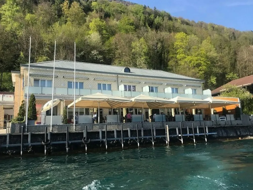 Blick auf See/Berge, direkt am See