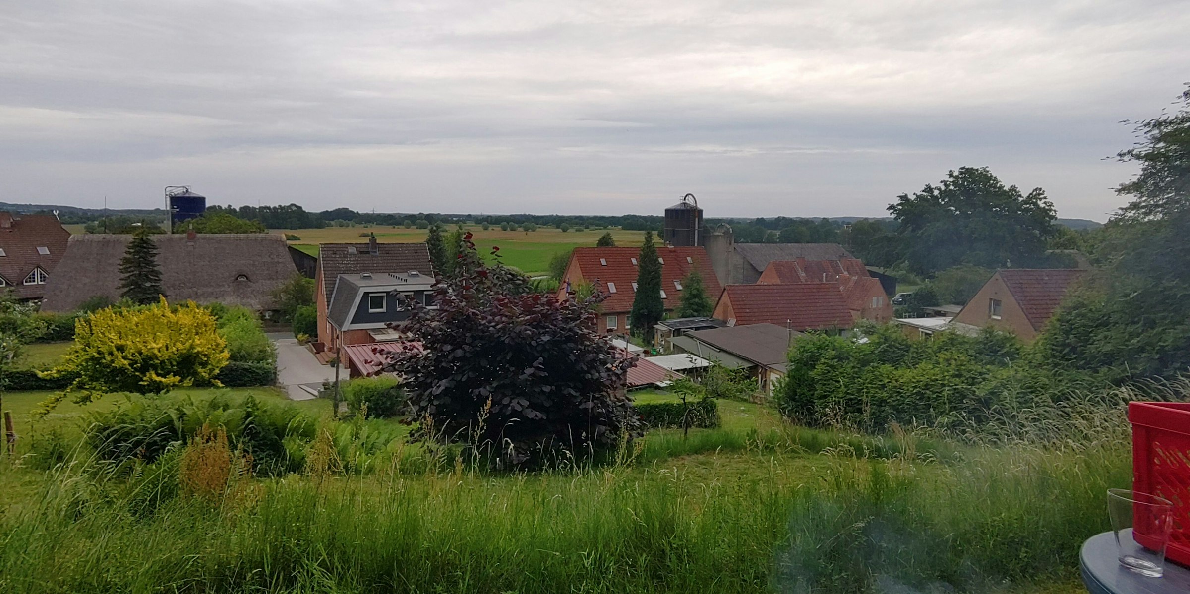 Mitten im Dorf, direkt im Grünen