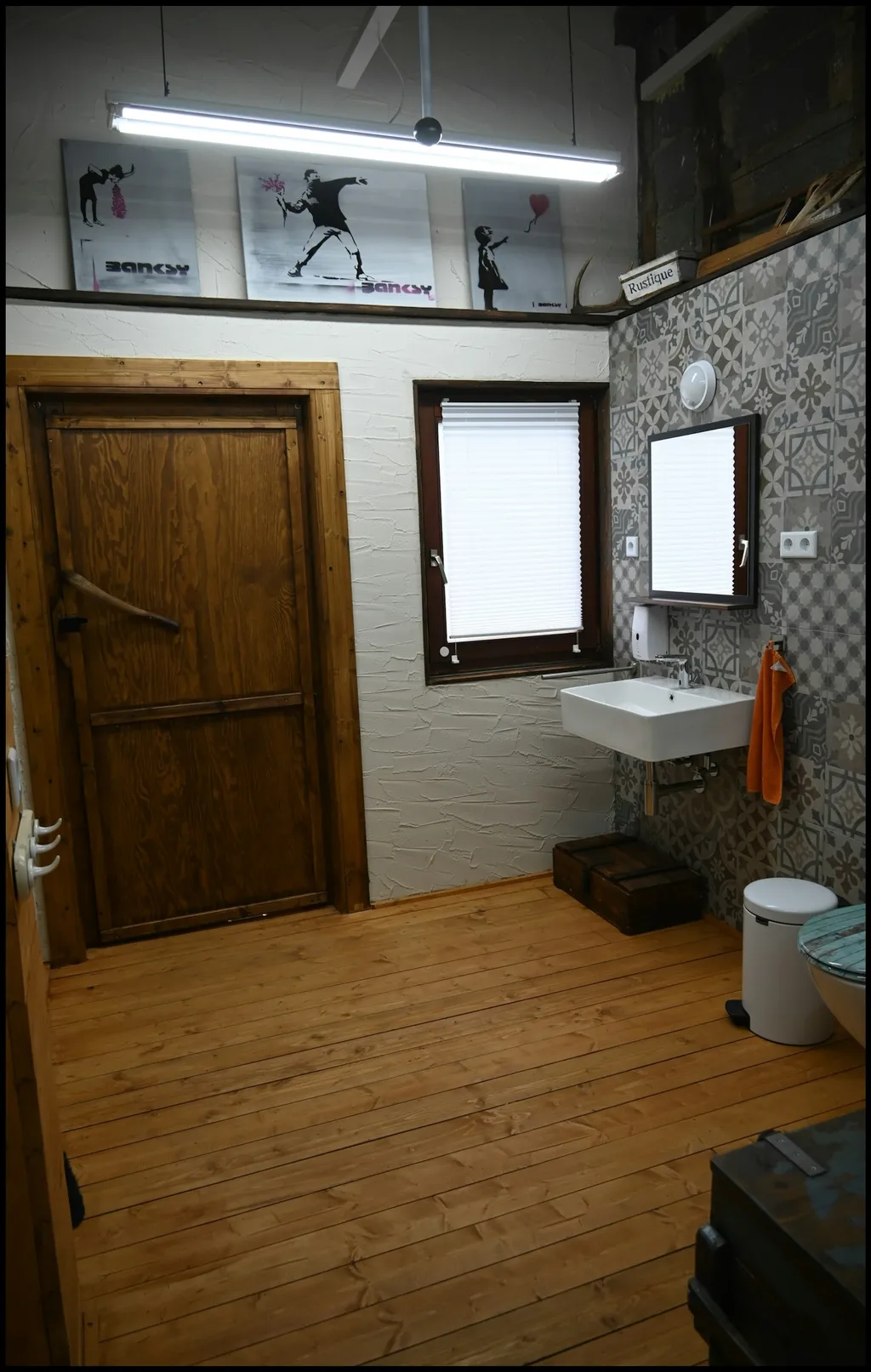 Trapperhütte „Demian“ am Teich