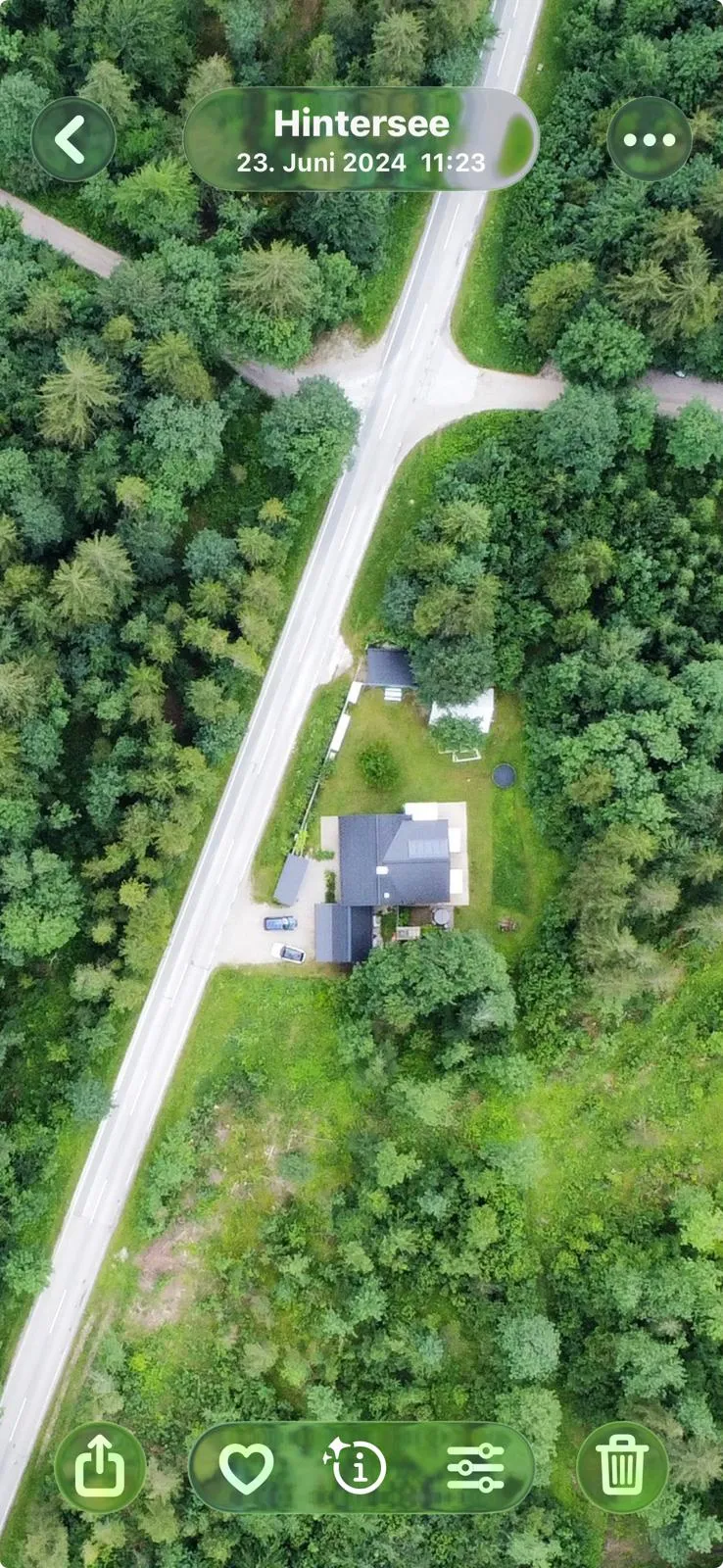 Unser Grundstück mit Haupthaus, Glampingzelt & Stellplätze
