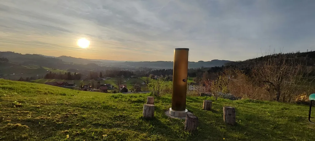 Feuerrohr zum Grillieren. Holz kann vor Ort gekauft werden