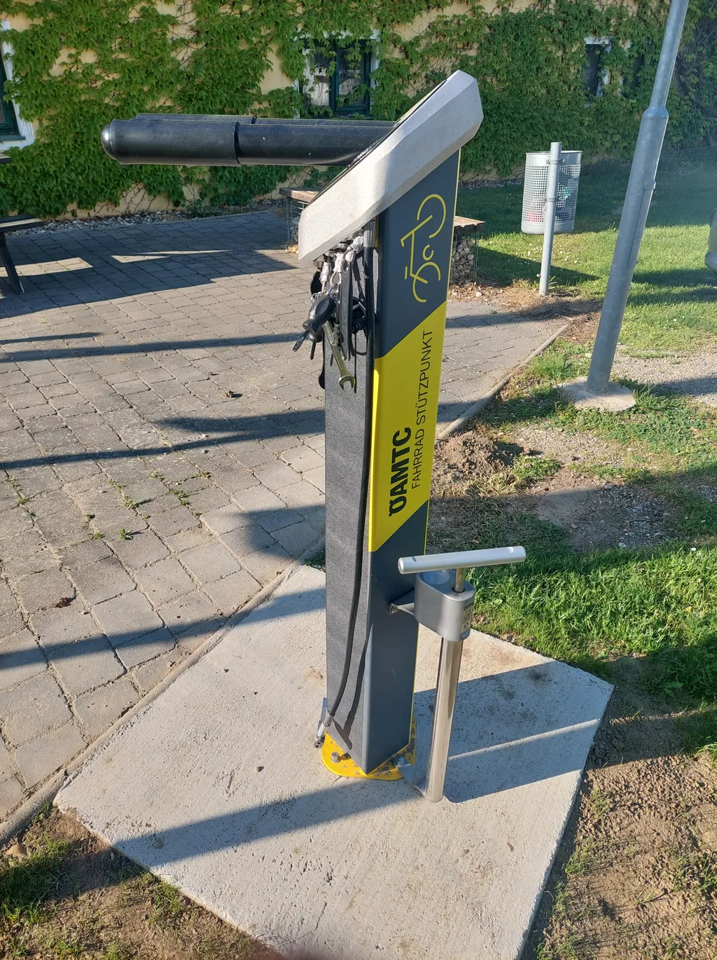 Bike Service Station