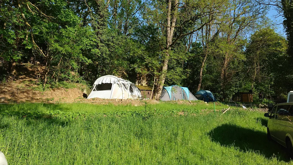 Privater Garten am Wasser (Neckar)