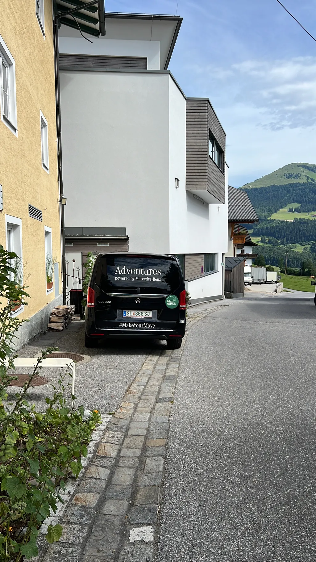 Stellplatz direkt neben dem Haus