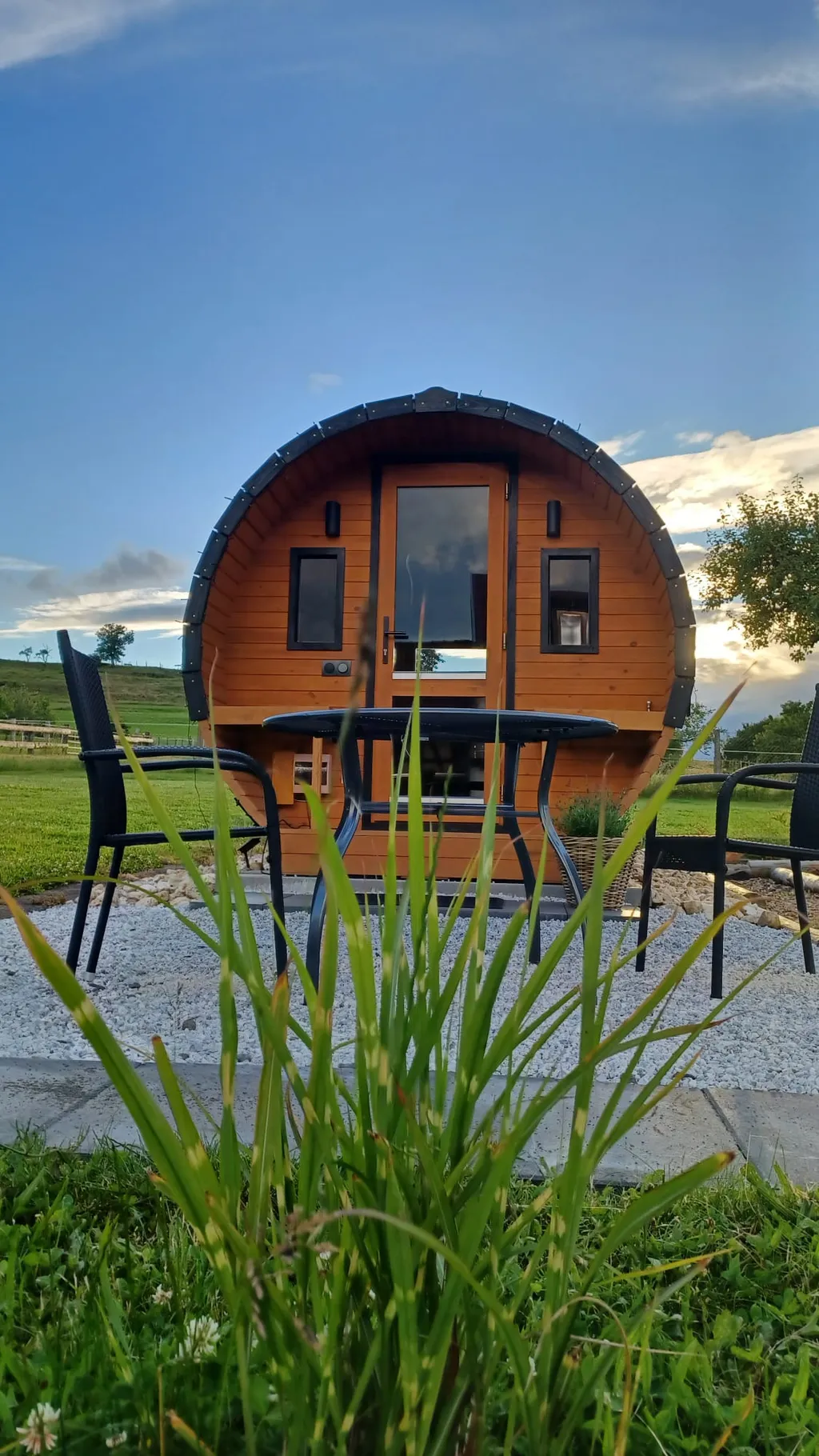 Schlaffass Familienfass Übernachtung in der Natur