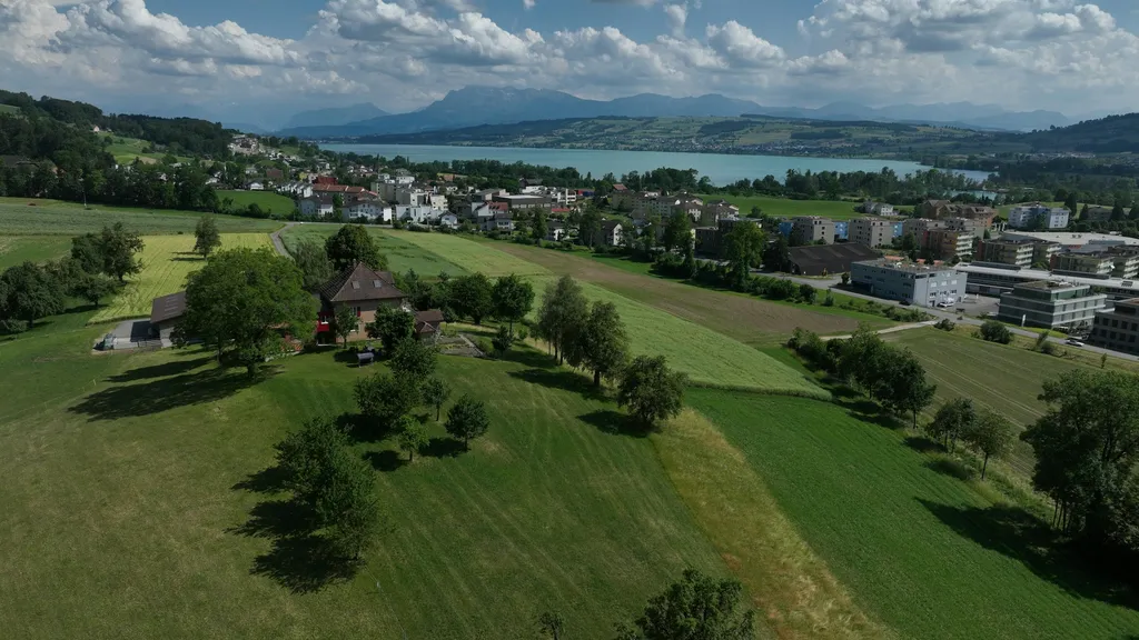 Schlössli-Camp mit Obstgartenblick