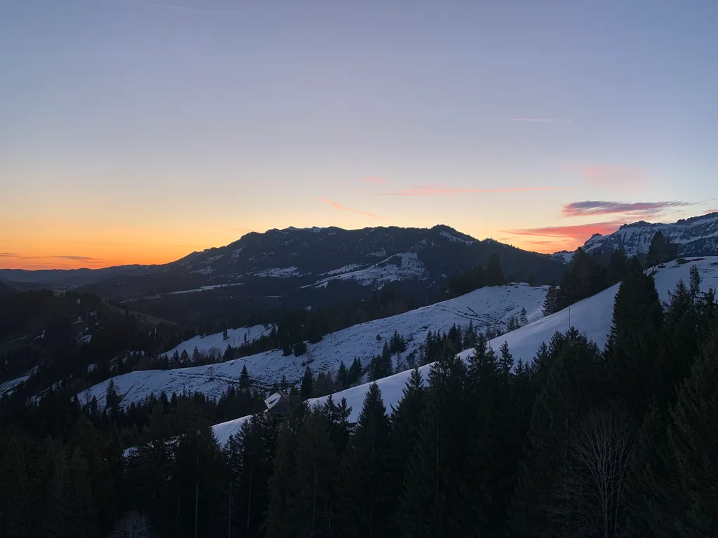 Image by Hanspeter & Kannika for spot 4425