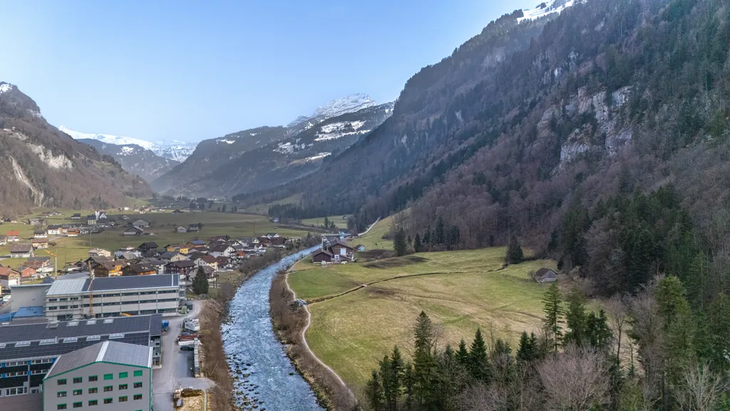 Camper van spot-Muota River