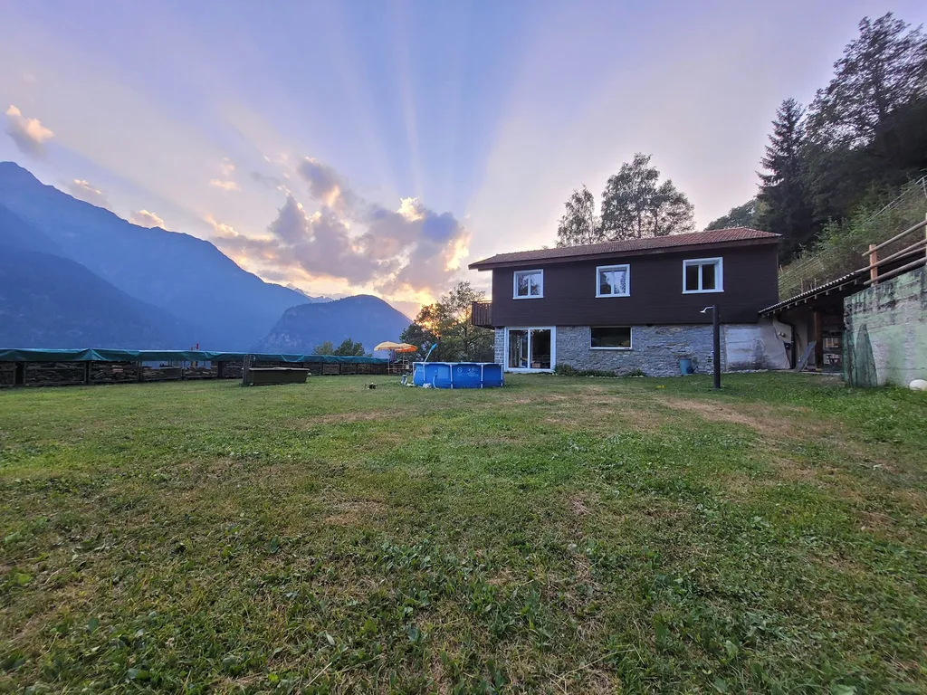Haus mit Stellplatz und Pool