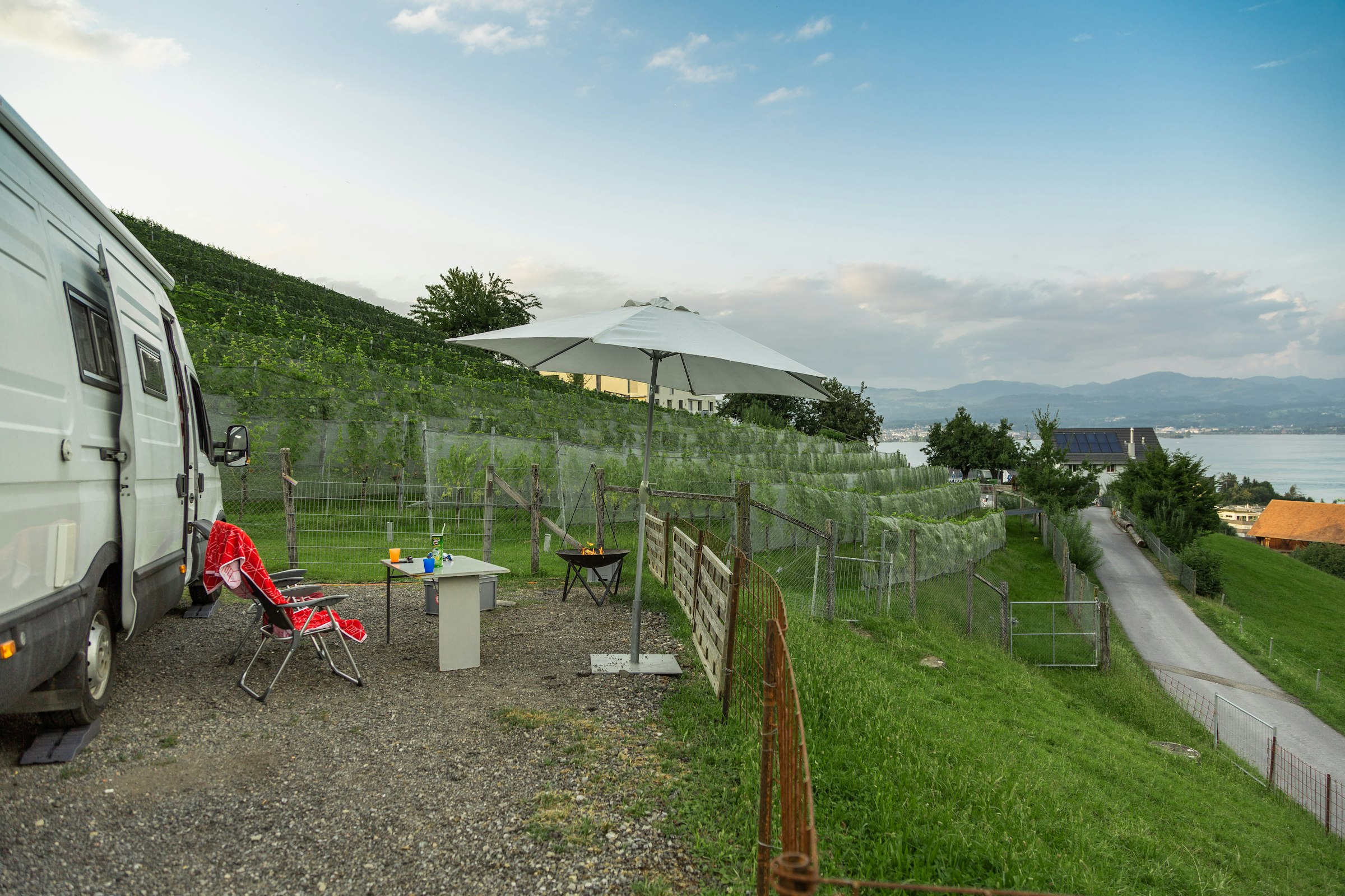 Beim Weingut Altendorf - am Rebberg