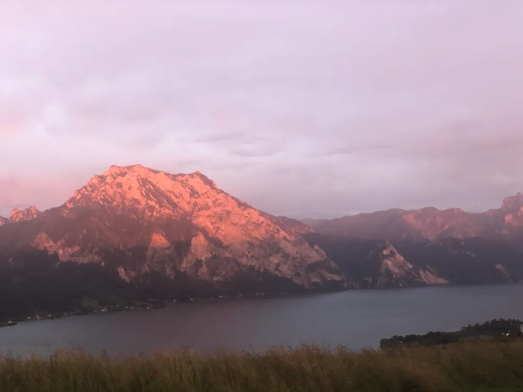 Berge See schöne Aussicht