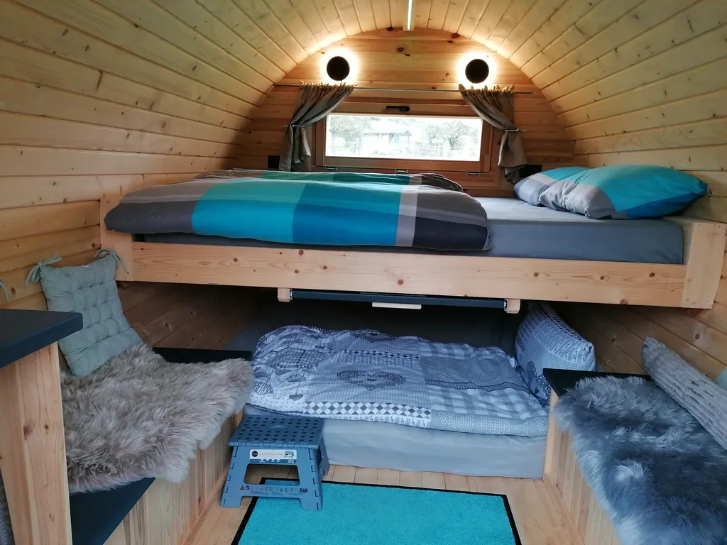 Schlaffass Familienfass Übernachtung in der Natur