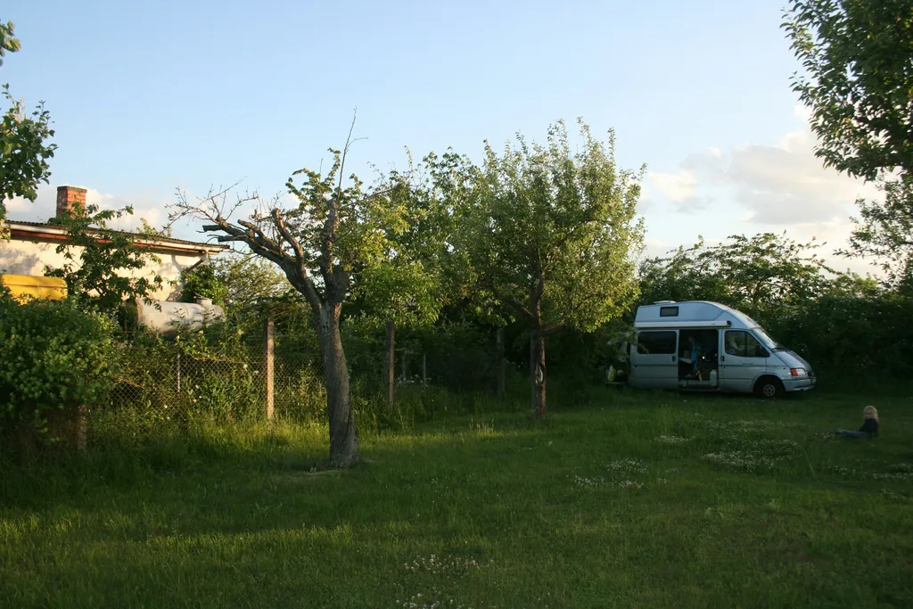 Unter Obstbäumen mit Weitblick