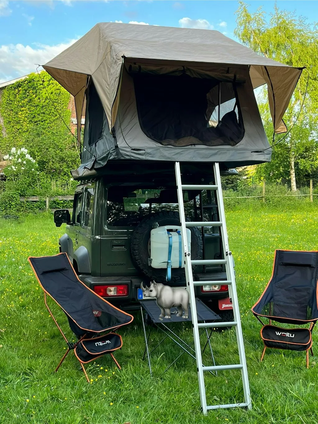 Einsamer Resthof im Grünen