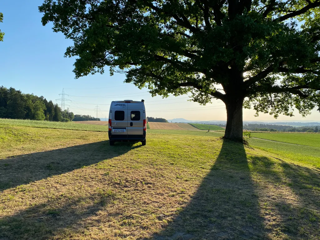 Über dem Schloss von Kyburg die Aussicht geniessen