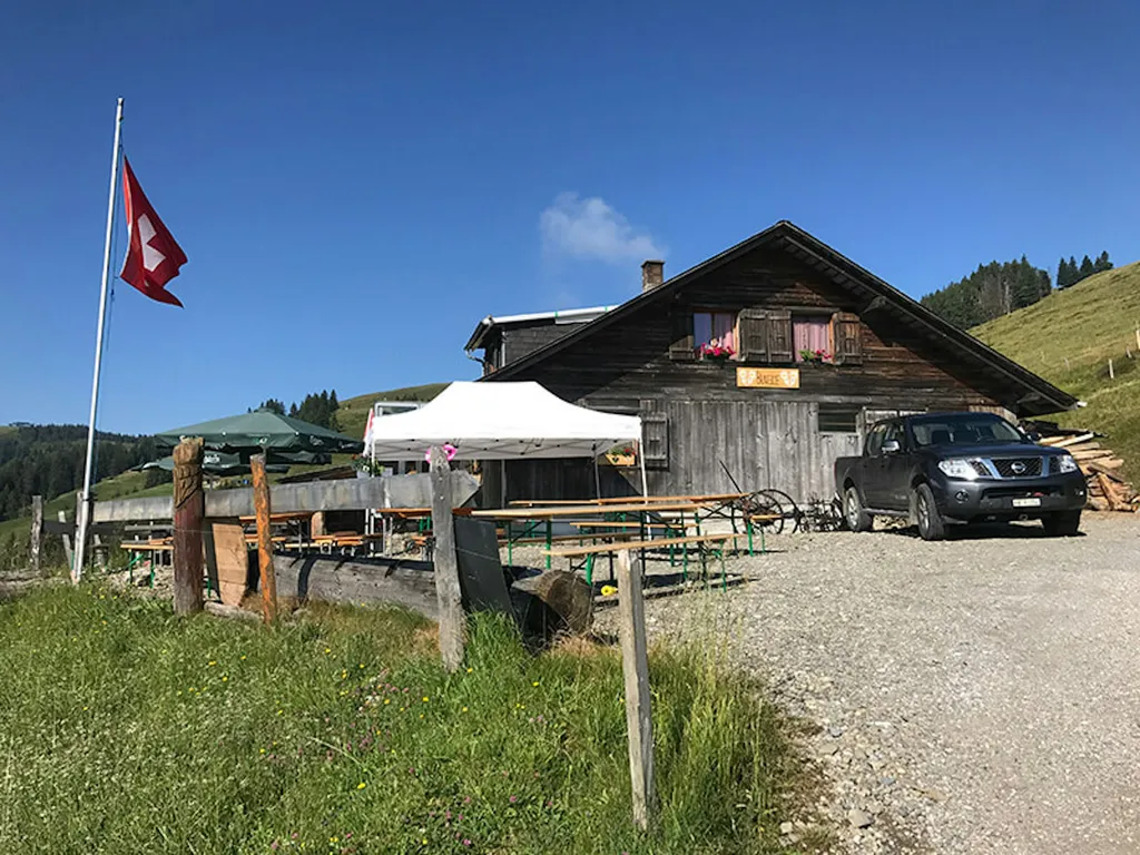 Zelt-Camp auf der Alp Cousimbert