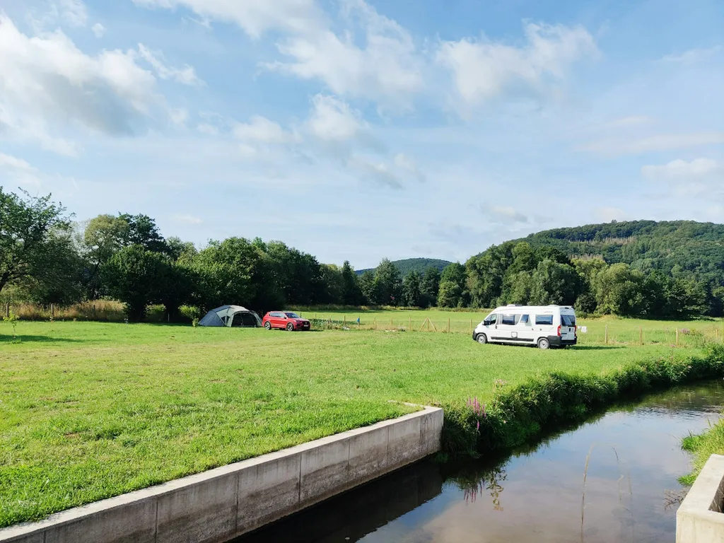 Camping an der Wassermühle am Bach