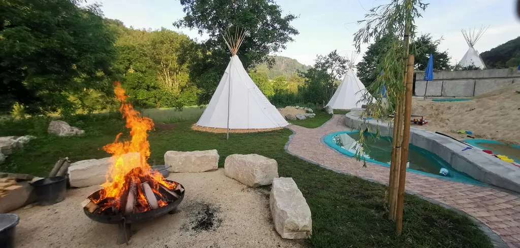 3 Stellplätze, keine Tipis mehr.