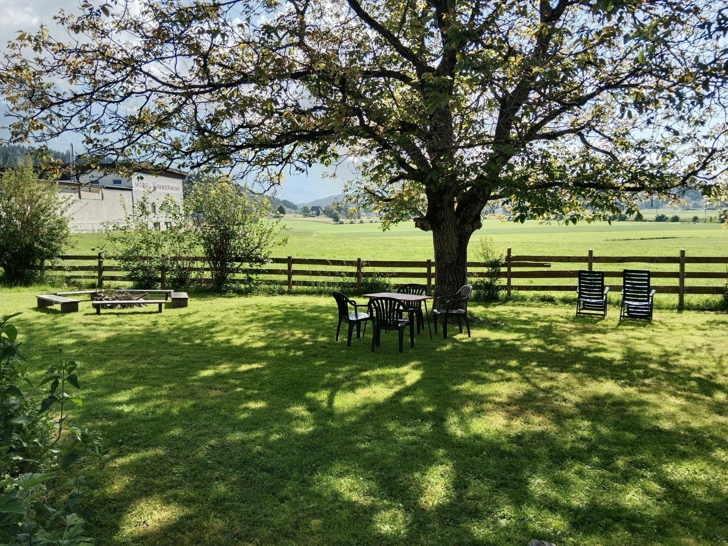 Unter Obstbäumen + gratis Angebote