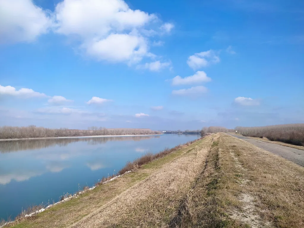 Fiume Po, natura e città d'arte