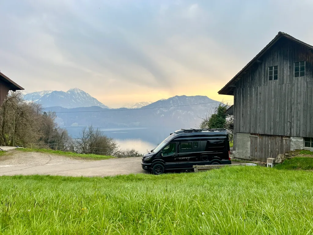 Aussicht auf Alpen & Vierwaldstättersee in Weggis