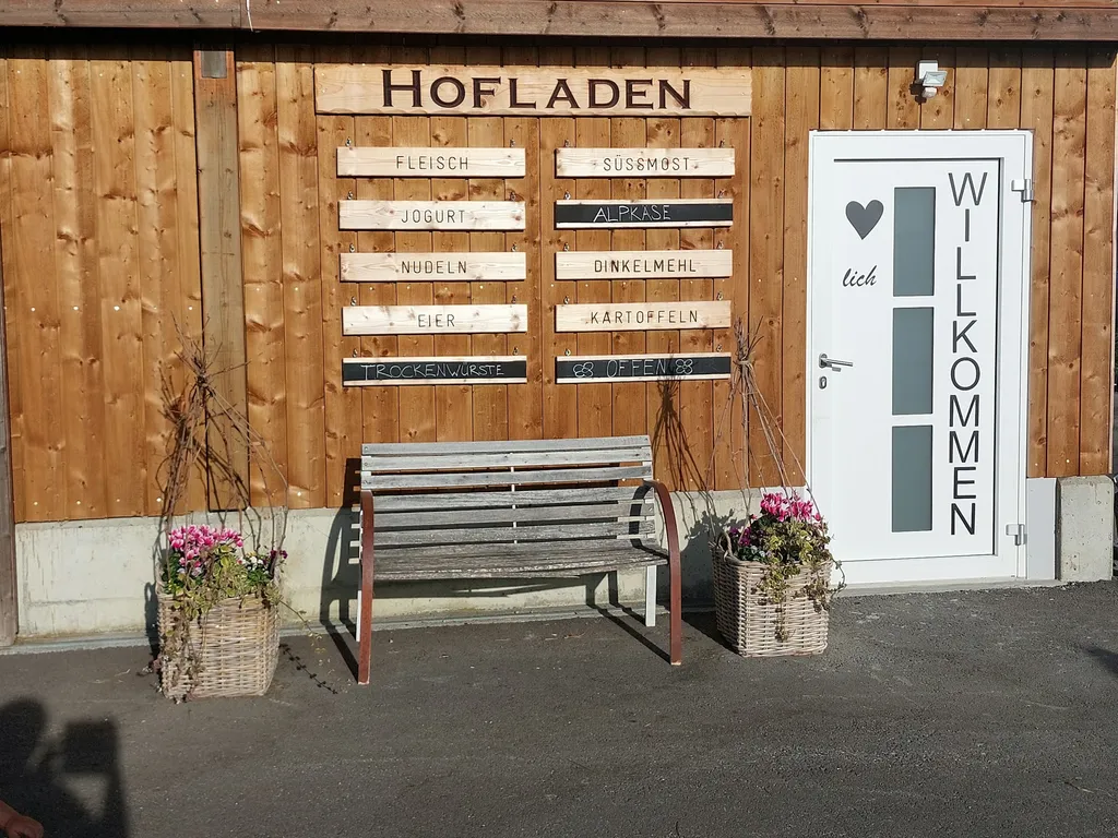 River Camp, direkt an der Sihl