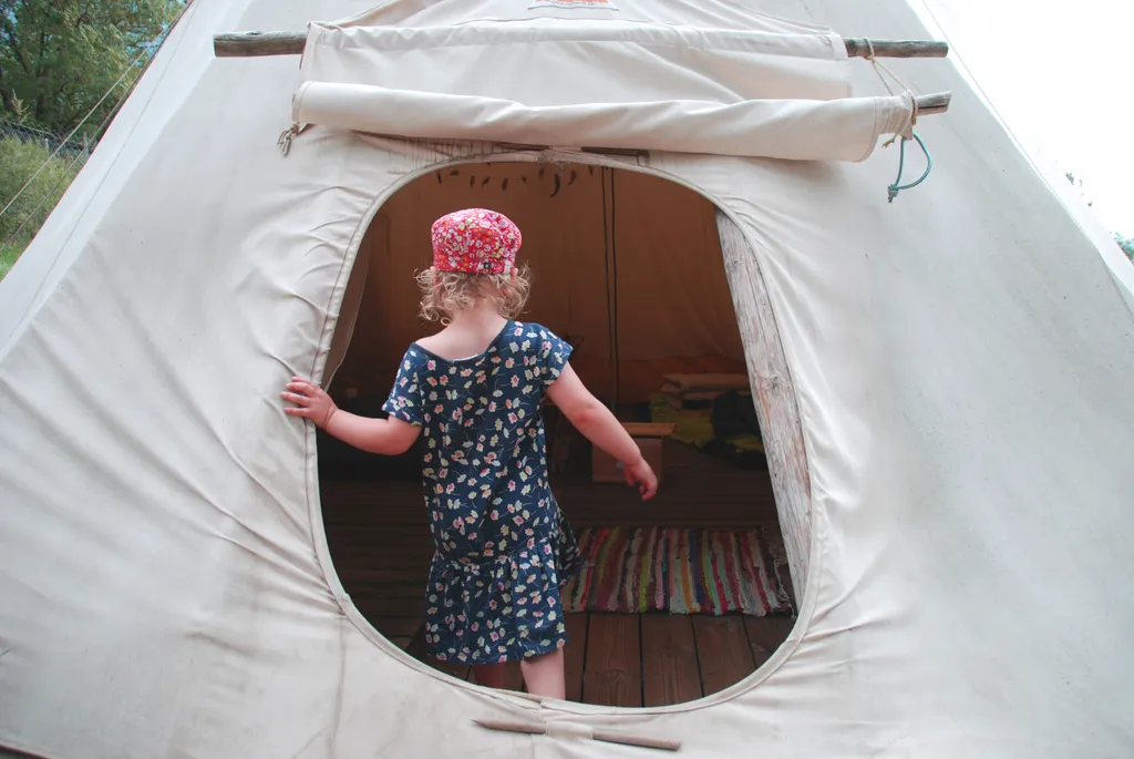 Übernachten im grossen Tipi