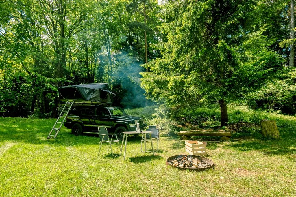Waldlichtung Offroad-extrem Camping