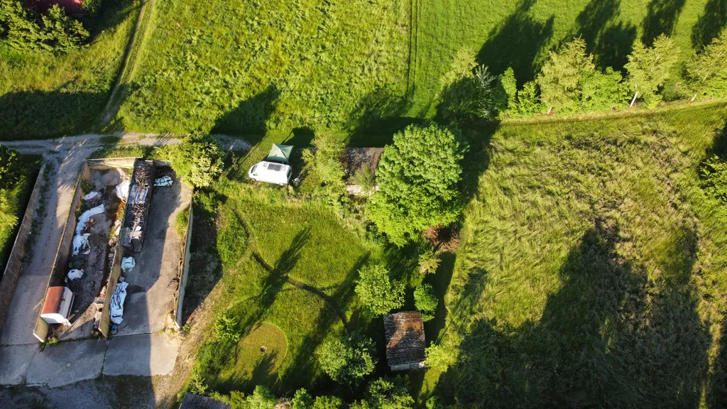 Natur pur: Ihr Stellplatz am ruhigen Ortsrand