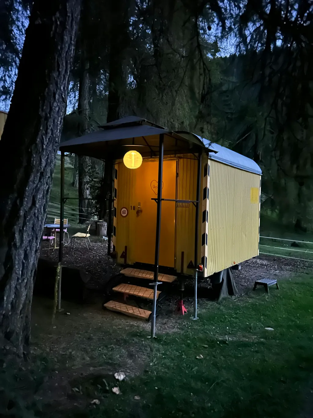 Übernachten im kleinen Schäferwagen